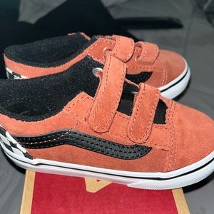 Toddler Suede Redwood & Black Vans